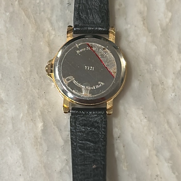 Kmart Vintage Unisex Casual Retro Gold Tone Logo Classic Watch - Picture 6 of 6